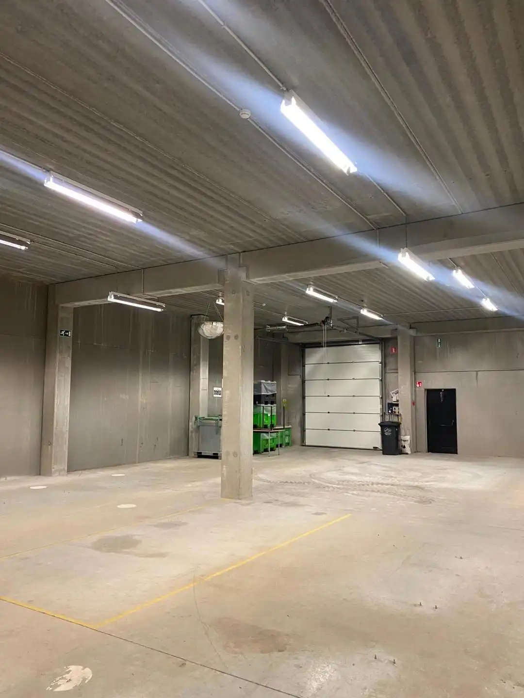 Kantoorruimte 310m² met aansluitend magazijn 216m²  in Burcht foto 16