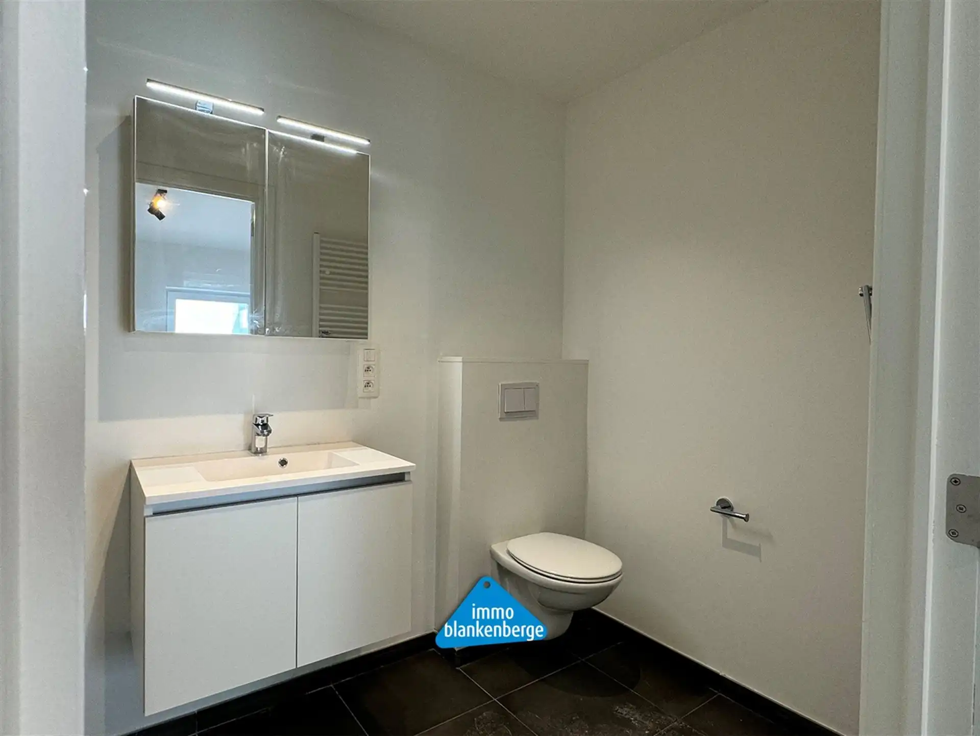 Nieuwbouwappartement met Geïnstalleerde Keuken en 2 Slaapkamers op de Eerste Verdieping foto 9