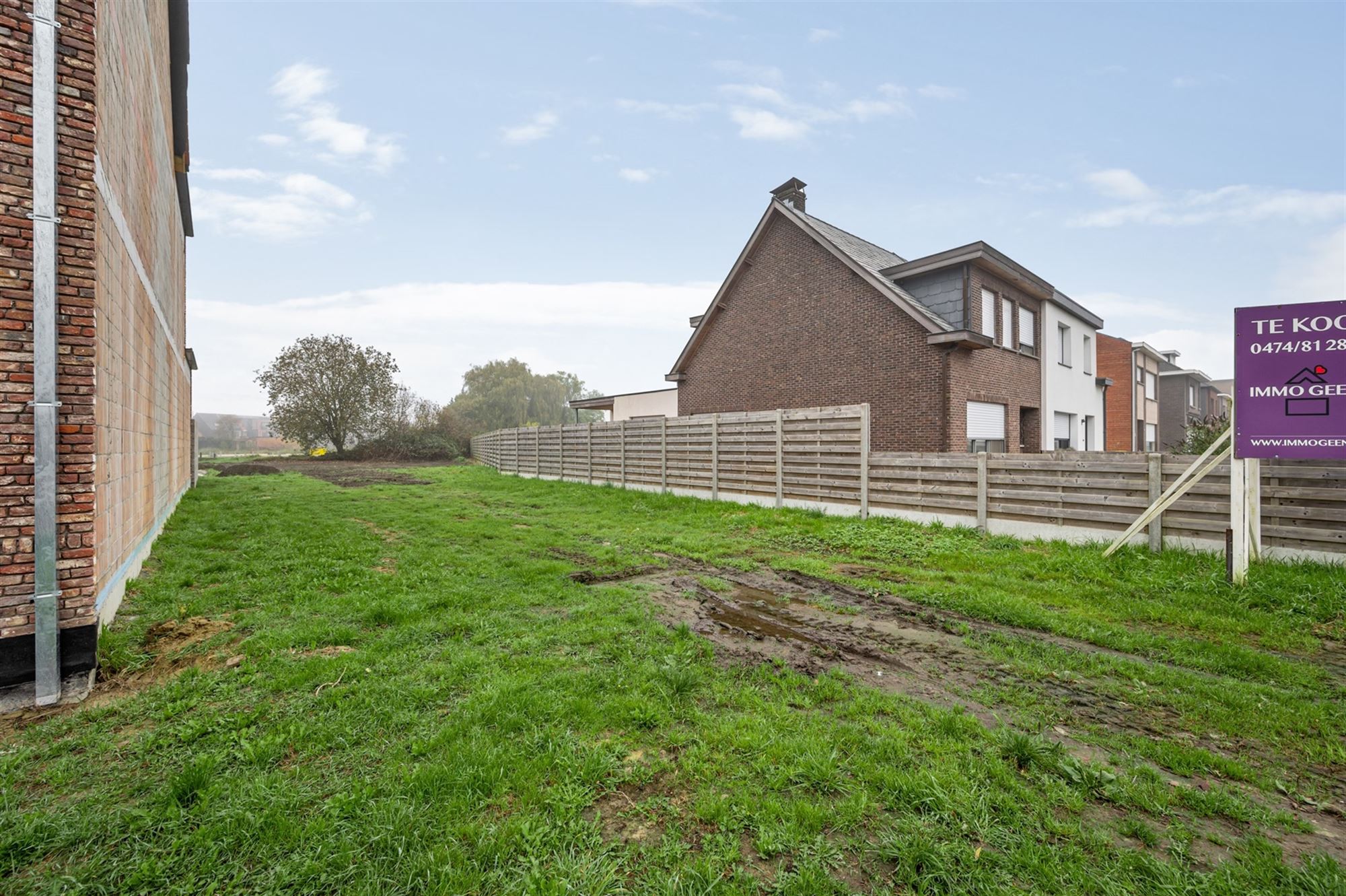 Perceel bouwgrond (650 m2) voor half open bebouwing niet ver van het centrum foto 11