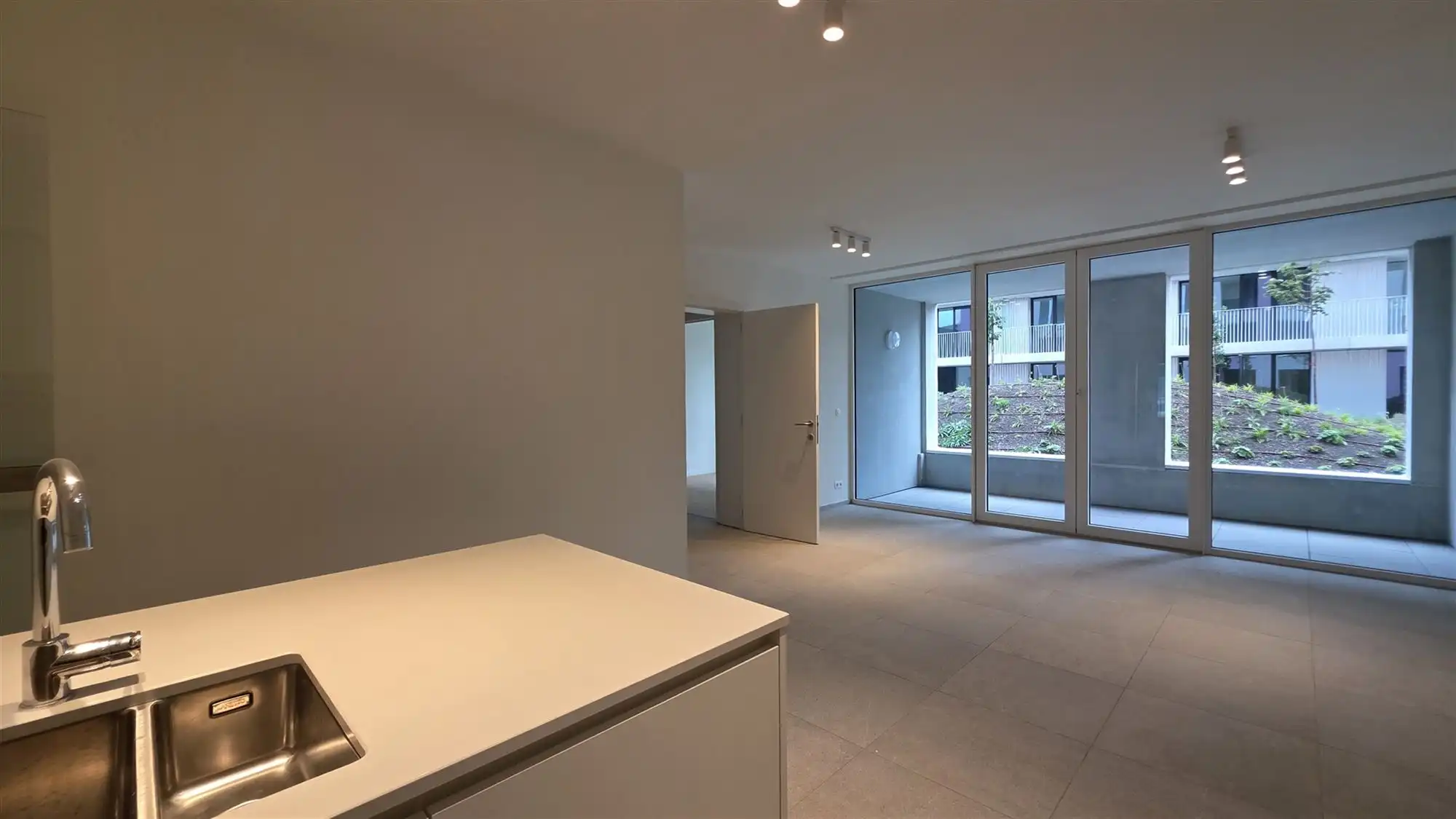 Nieuwbouw 4 slaapkamerappartement foto {{pictureIndex}}