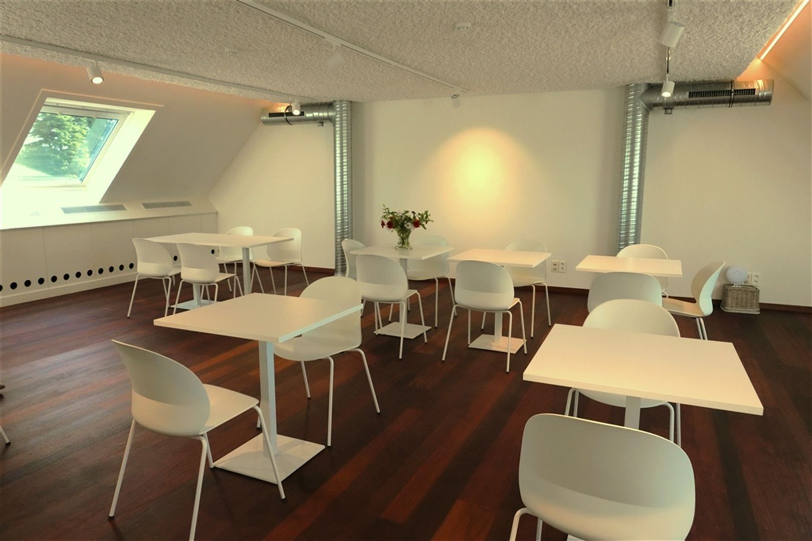 Moderne full service kantoren langs Brugsevaart foto 9