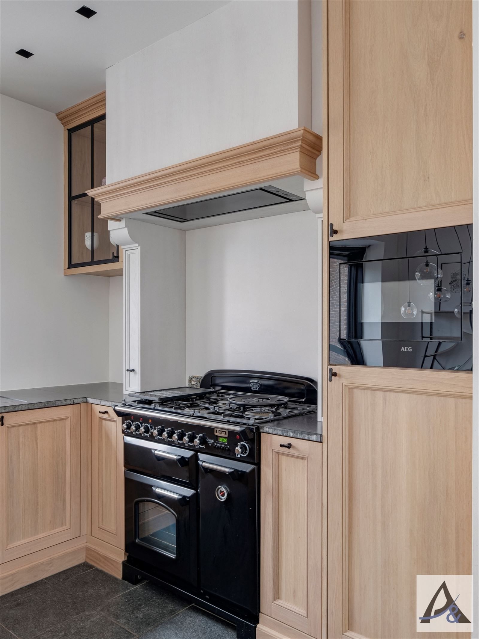 Totaal gerenoveerde, instapklare gezinswoning te koop in het hart van Munsterbilzen! foto 10