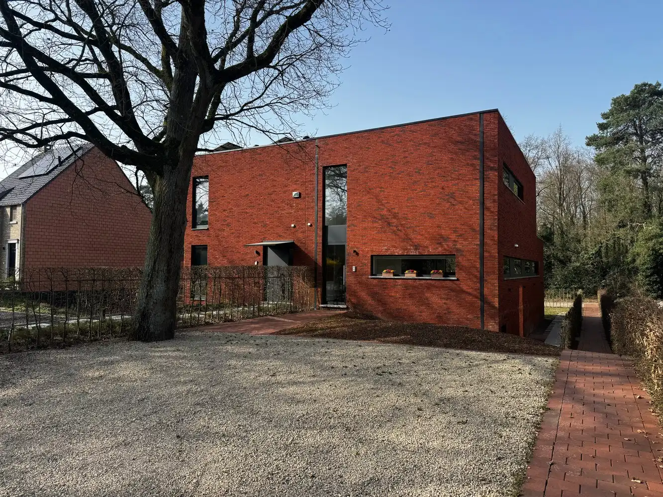 Architecturale woning met unieke split-level leefruimte in het groene Wiemesmeer foto {{pictureIndex}}