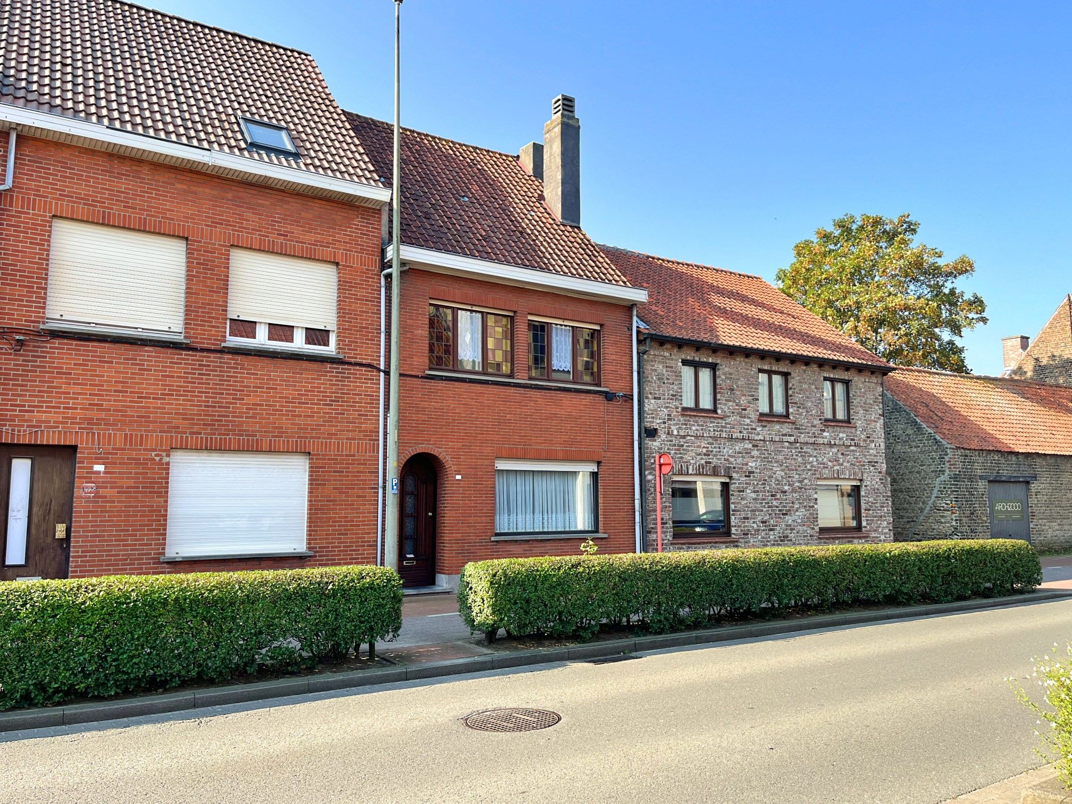 Te renoveren woning met stadstuin te Heist-aan-Zee foto 1