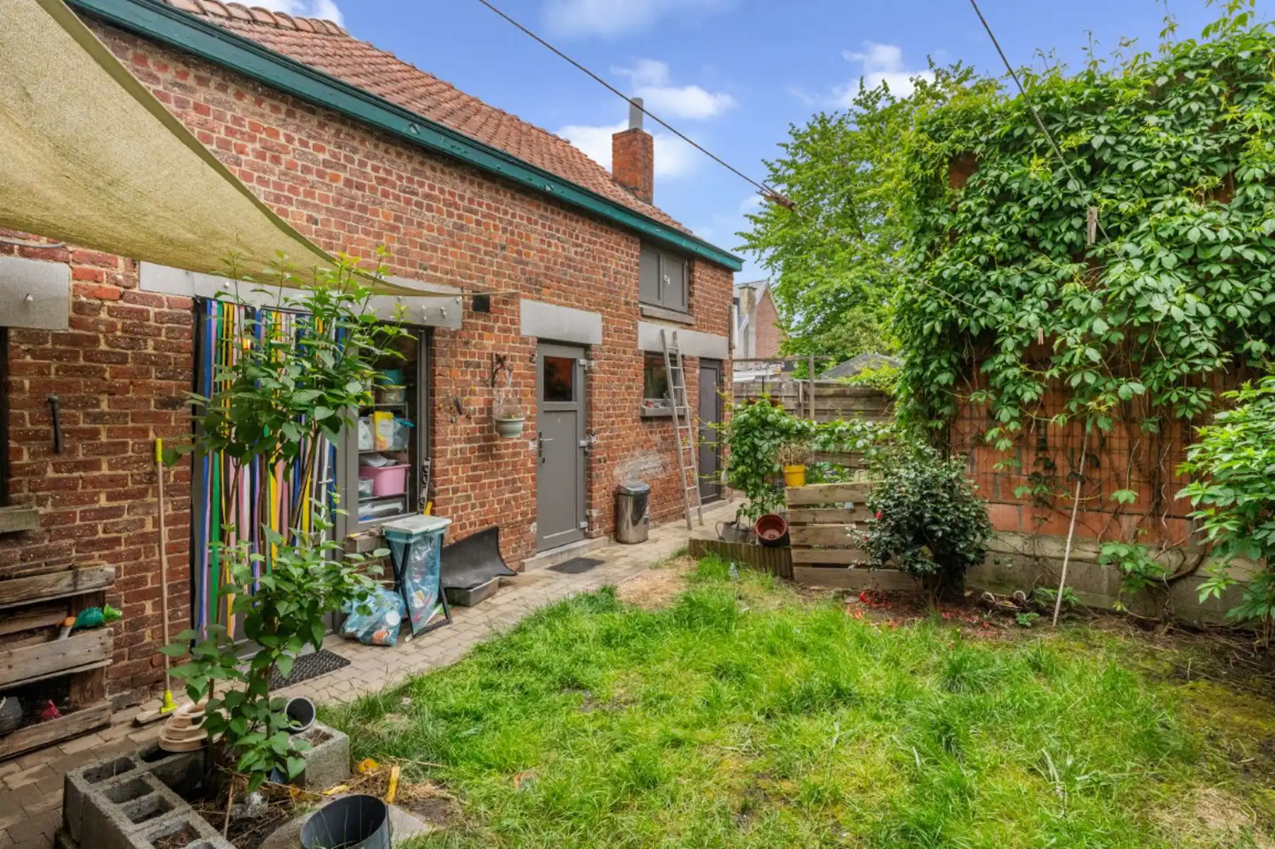 Centraal gelegen woning met garage, tuin en 3 slaapkamers foto 2
