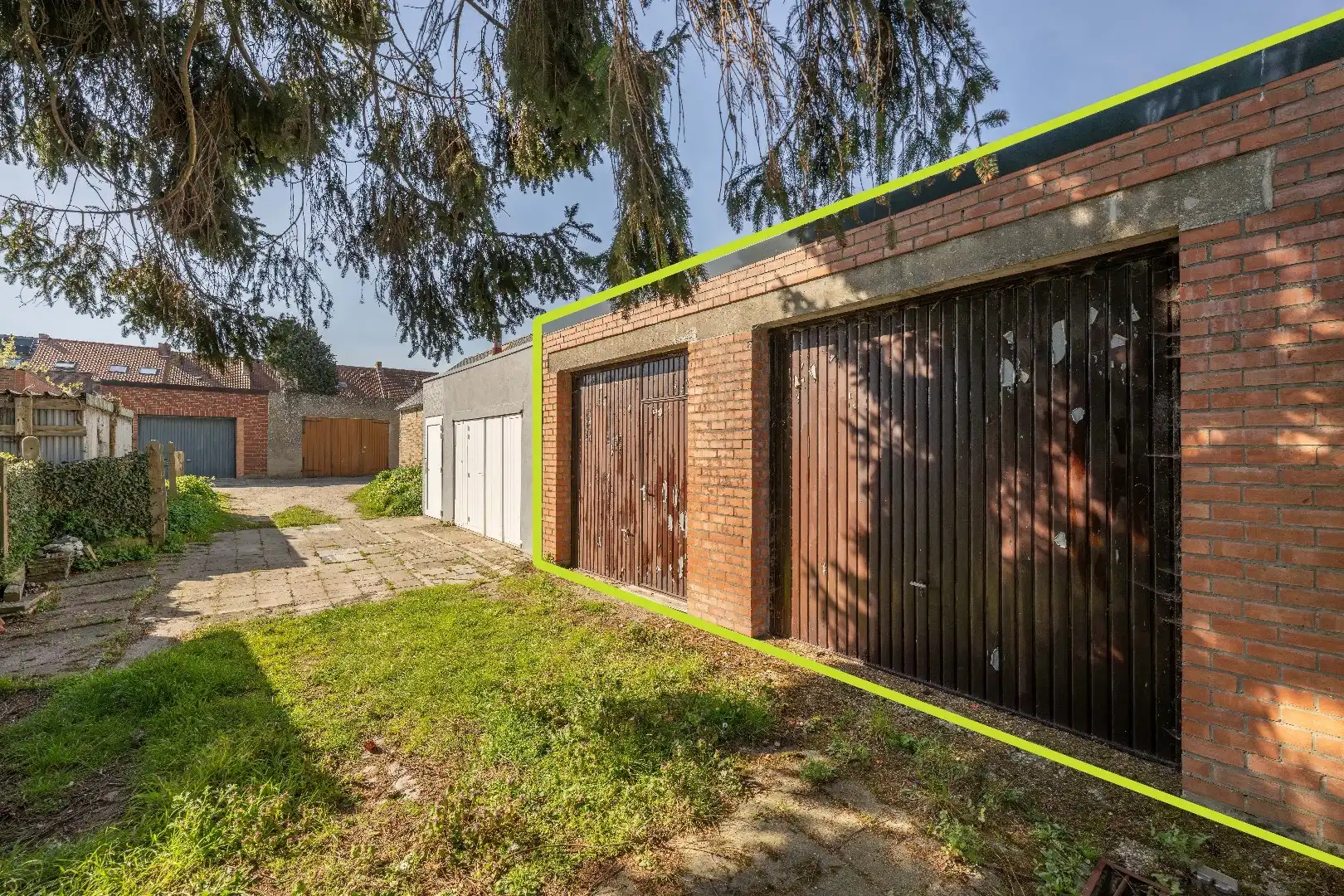 RUSTIG GELEGEN WONING MET DUBBELE GARAGE EN UITWEG!! foto 26