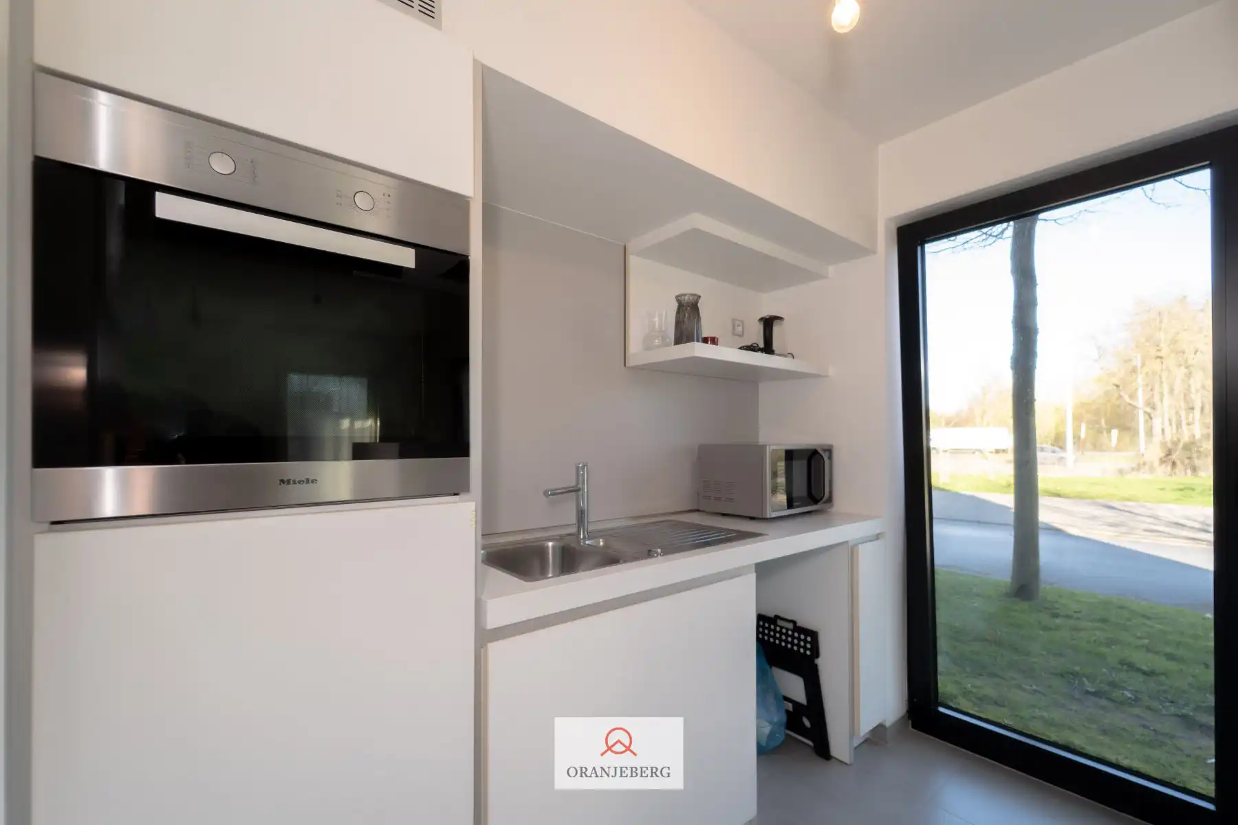 Modern gelijkvloers appartement in het groen foto 10