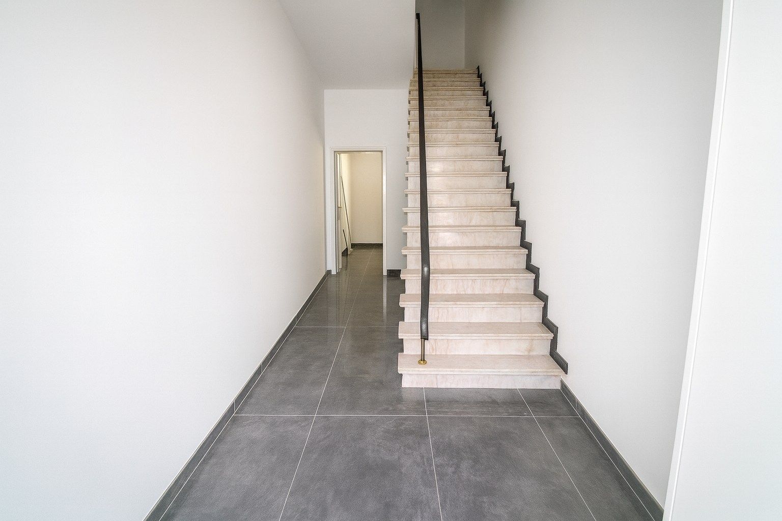 Exclusieve bel-etage in Sint-Niklaas te koop: stijlvol wonen met EPC B! foto 8