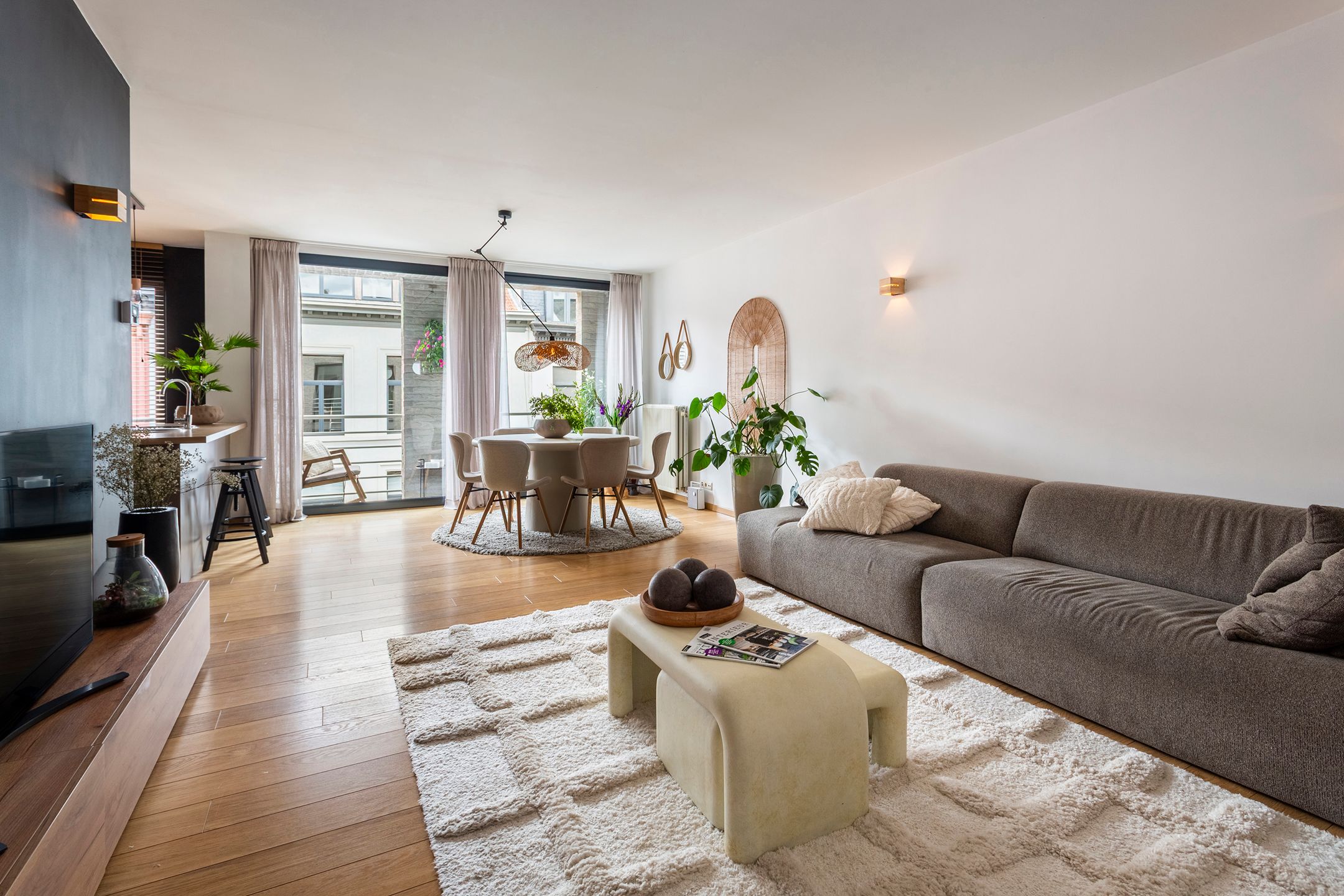 licht appartement met 2 terrassen pal op het Zuid foto 9