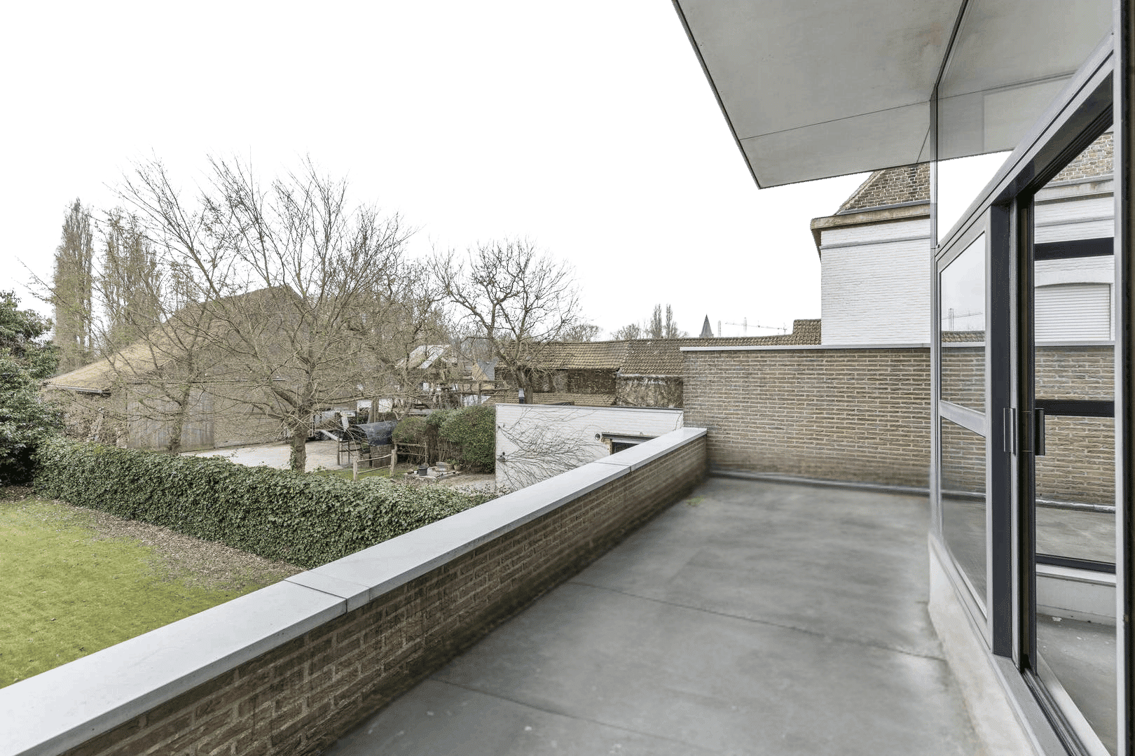 Half open woning / praktijk met leuke tuin te Bissegem foto 13