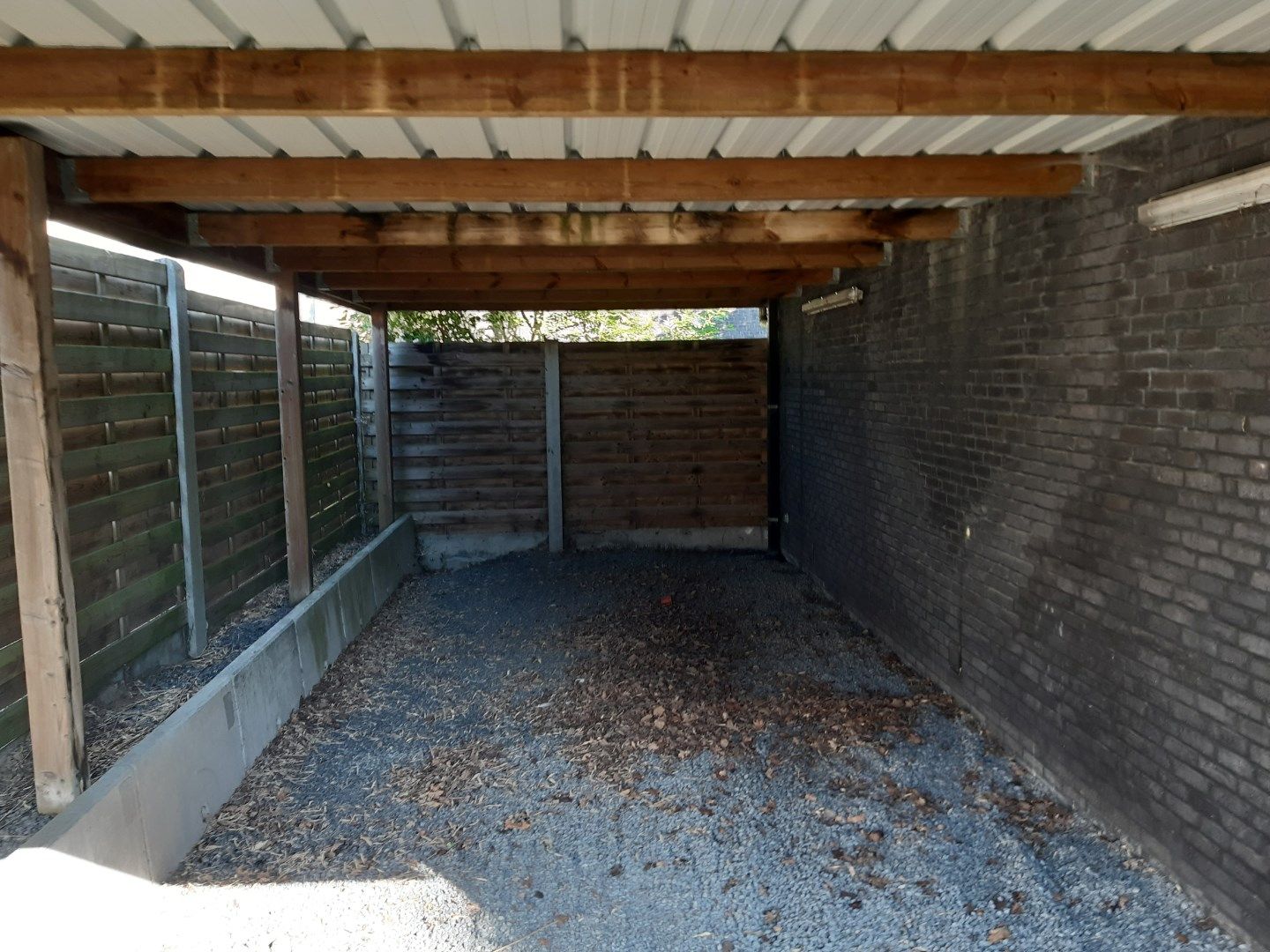 Rustig wonen (half open met garage). foto 20