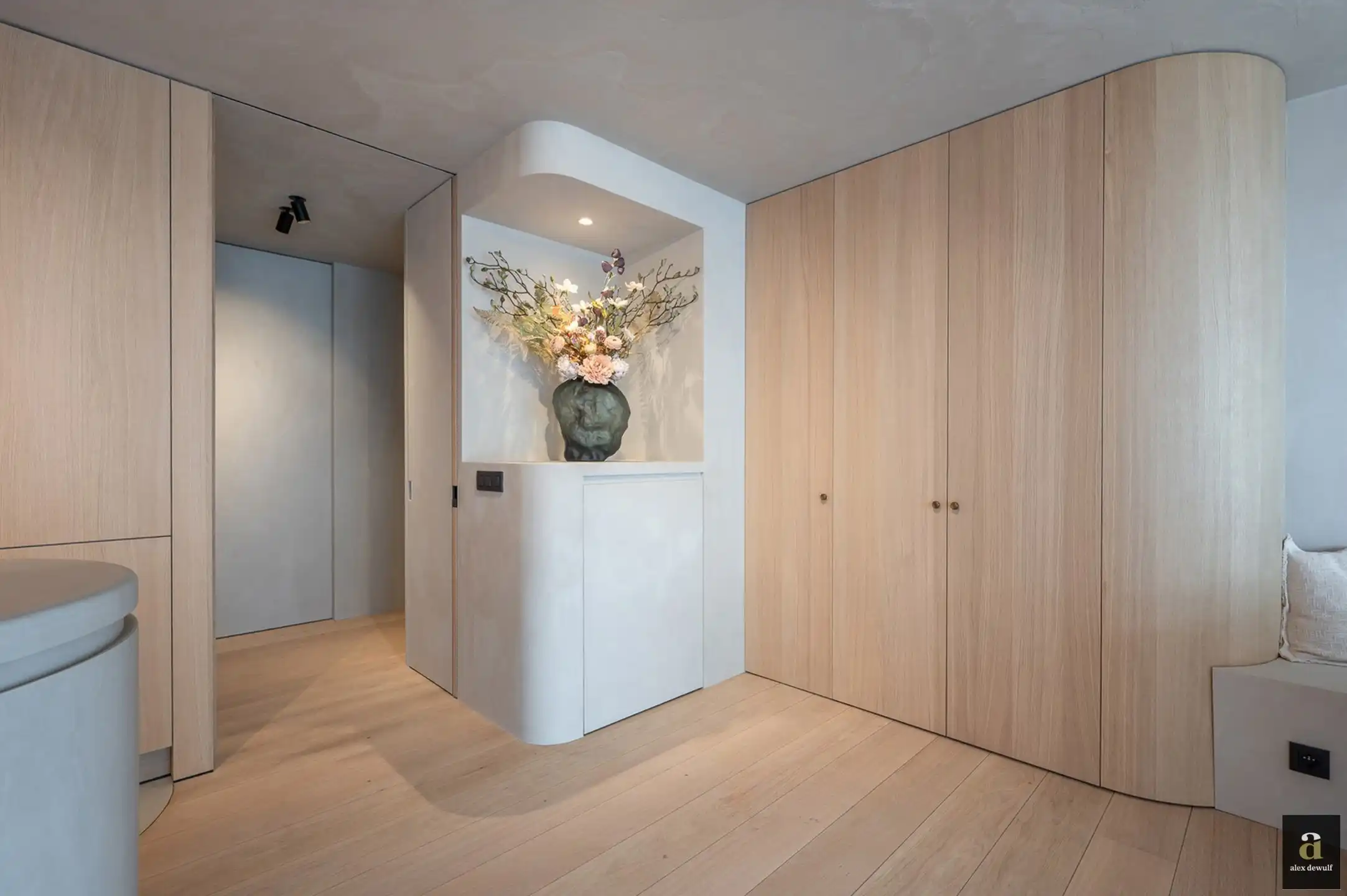 Gerenoveerd appartement met 3 slaapkamers, gelegen nabij de Zeedijk en het Driehoeksplein. foto 8