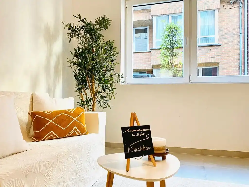 Appartement met 1 slaapkamer, terras met tuin en autostaanplaats foto {{pictureIndex}}