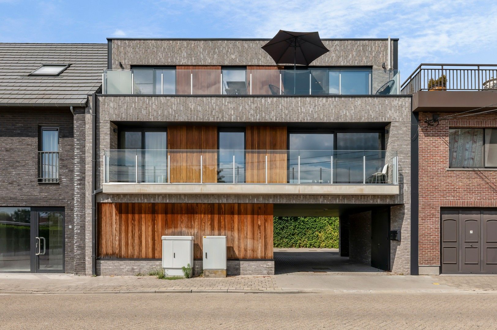 Instapklaar dakappartement met terras in het centrum van Putte foto 22