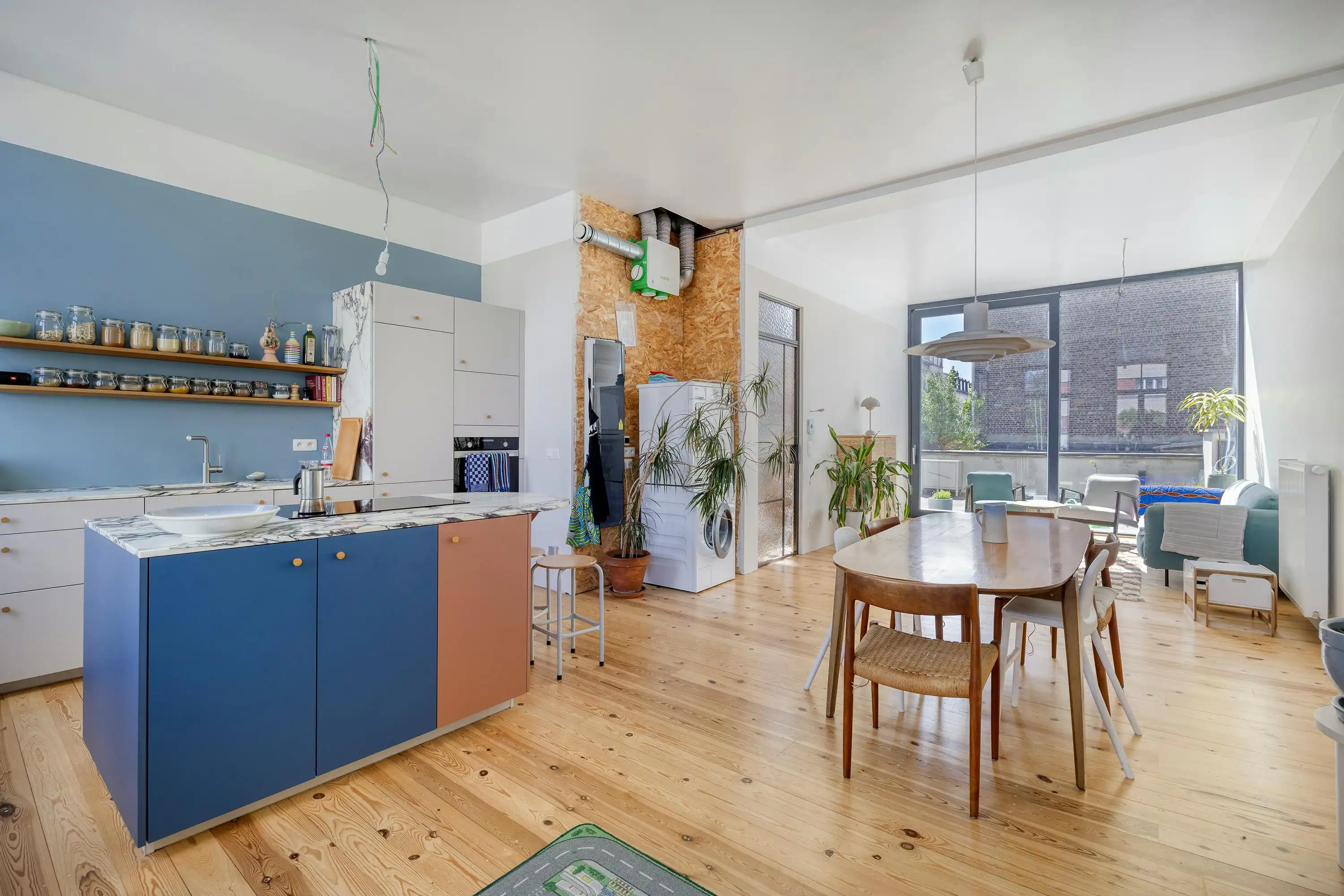 Gerenoveerd Herenhuis met Handelszaak & Kanaalzicht te Koop foto 7