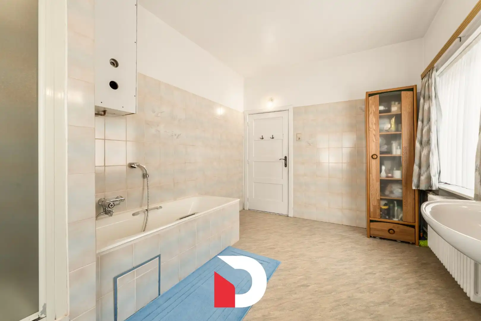 Modernistische villa met prachtige, zongerichte tuin gelegen te 'Kristus Koning'.  foto 18