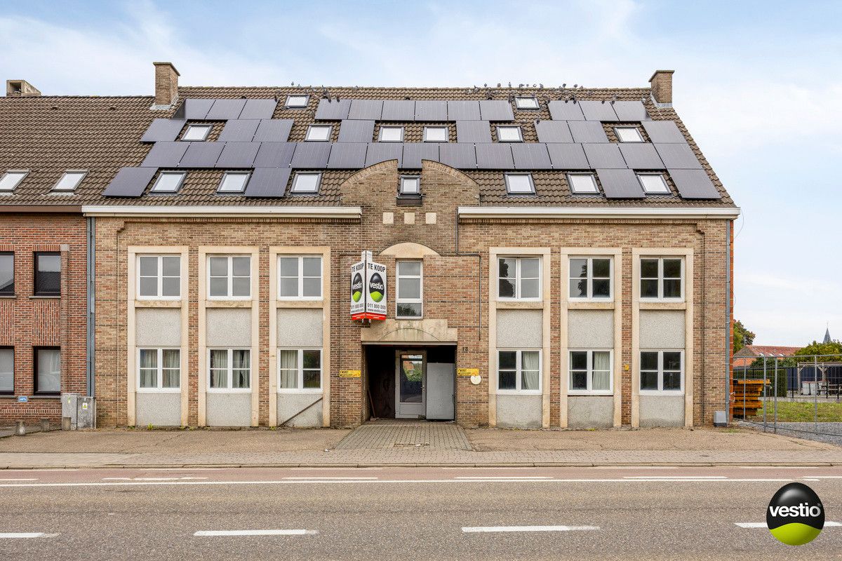 COMPLEX BESTAANDE UIT 14 TE RENOVEREN STUDIO'S MET UITBREIDINGSMOGELIJKHEDEN TE VELDWEZELT. foto {{pictureIndex}}