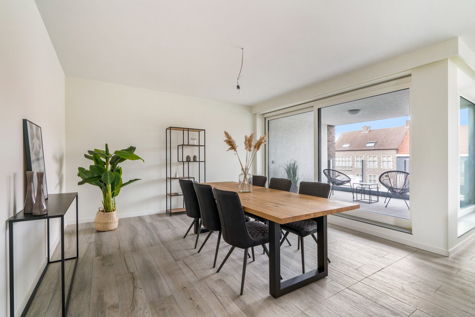 Zeer ruim, volledig afgewerkt nieuwbouwappartement (ca. 140 m²) foto 5