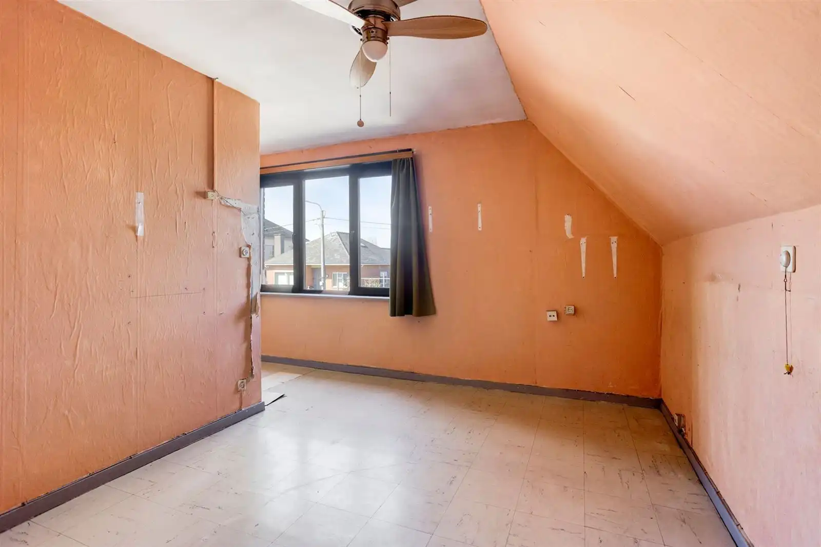 Alleenstaande woning met omringde tuin foto 14