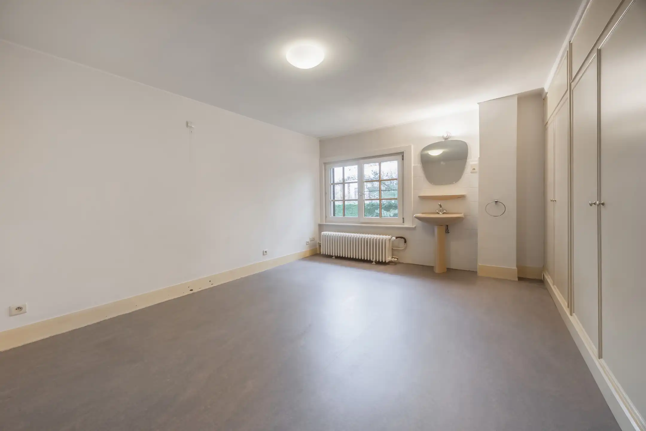 Stijlvolle villa met zwembad en uitzonderlijk potentieel foto 18