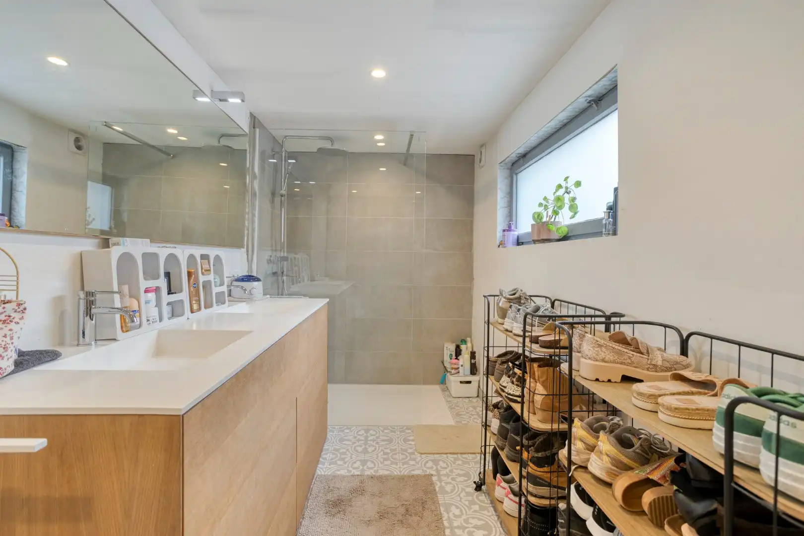 Instapklare starterswoning met 3 slaapkamers en tuin! foto 6