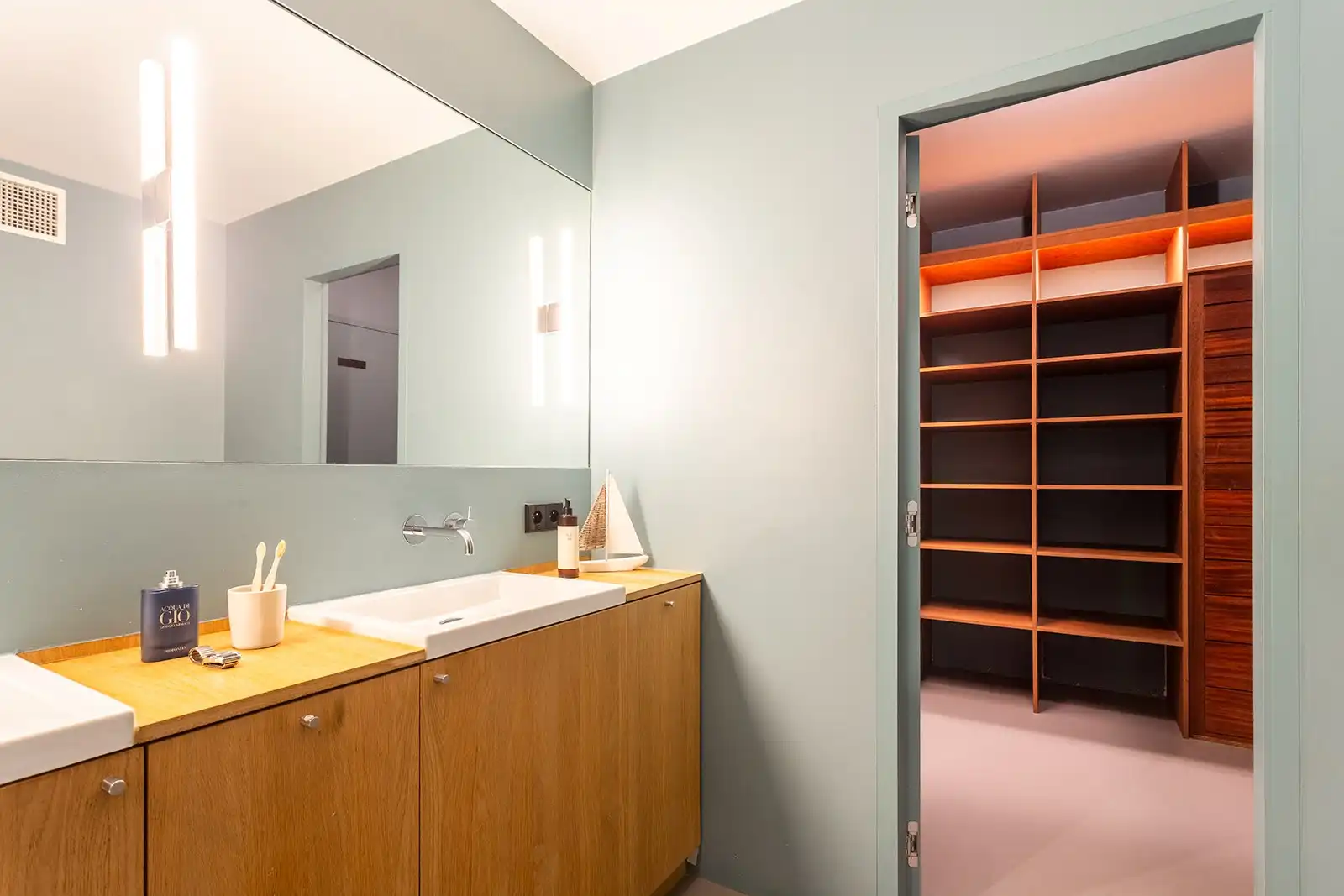 Architecturale parel met een zee van ruimte foto 33