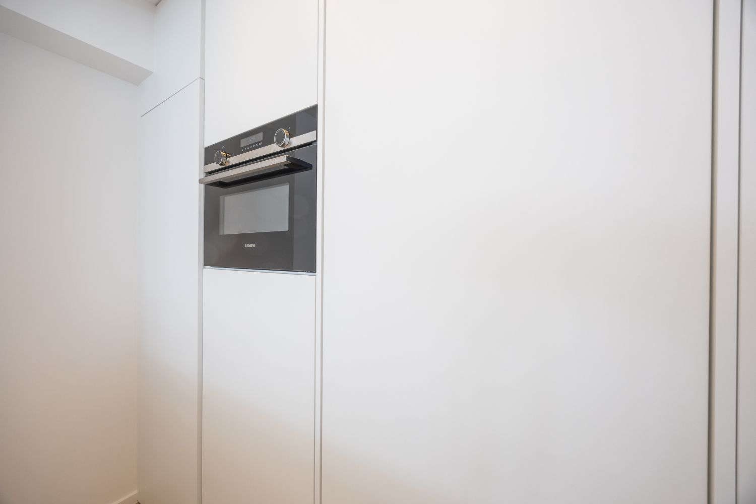 Ruim, gerenoveerd drie slaapkamer appartement in hartje Oostende foto 17