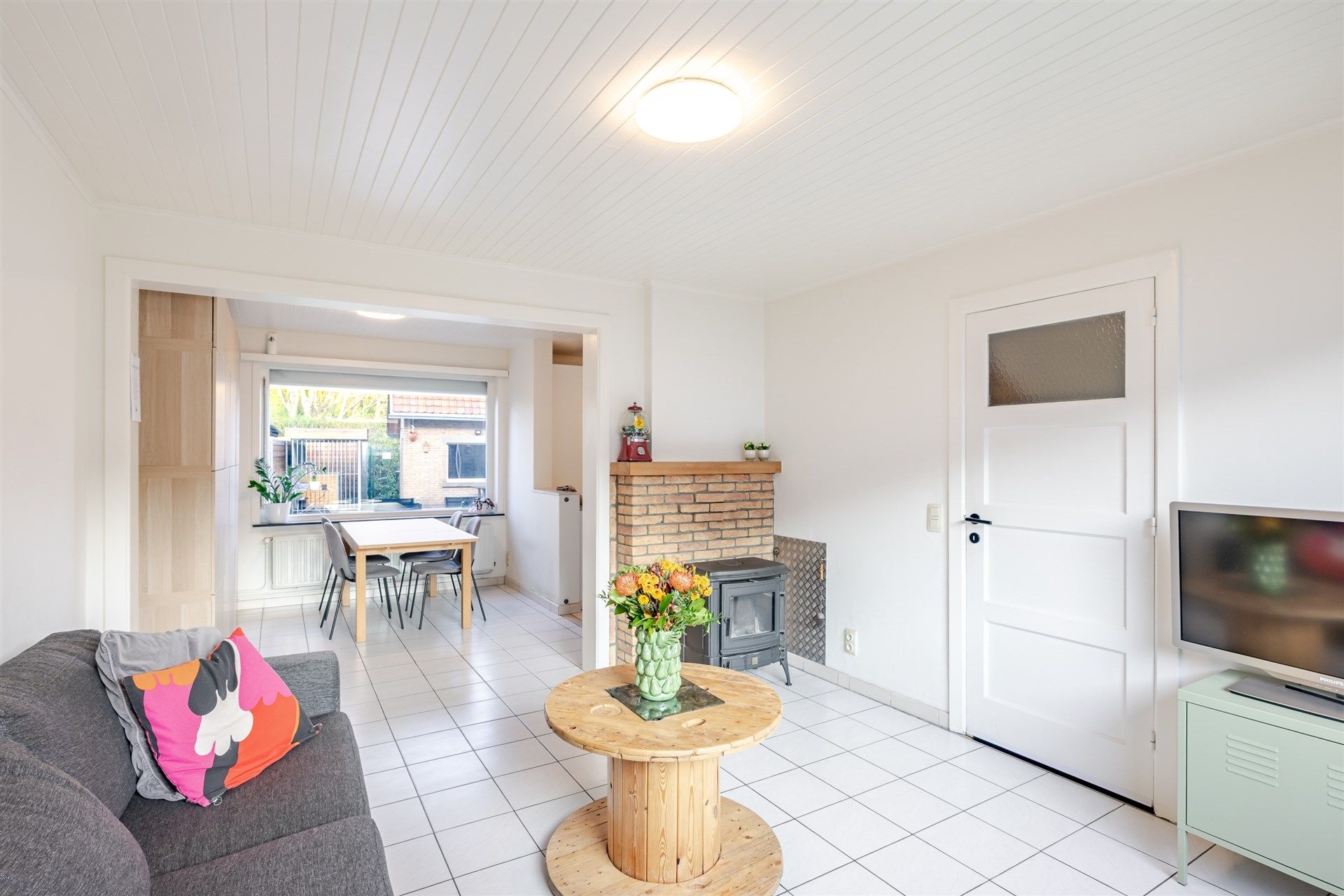 Instapklare woning met 2 slks, tuin en achteruitweg foto 3