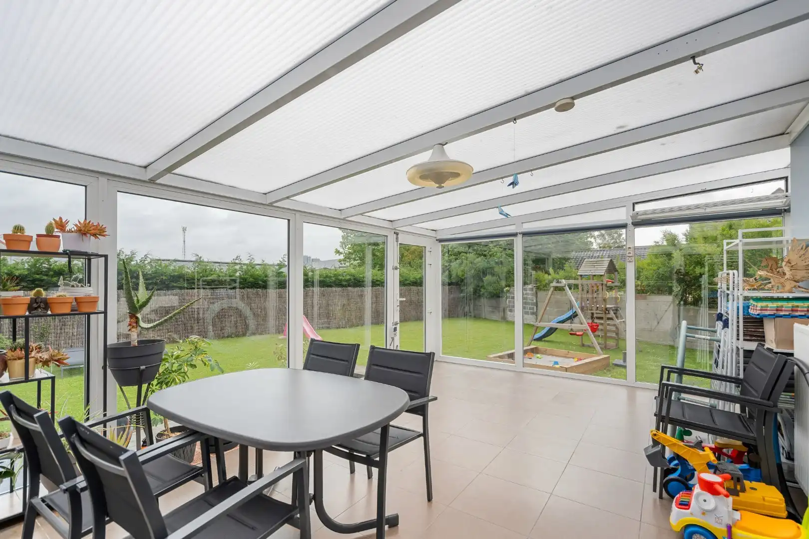 Alleenstaande woning met 3 slaapkamers en 2 garages te Koekelare foto 9