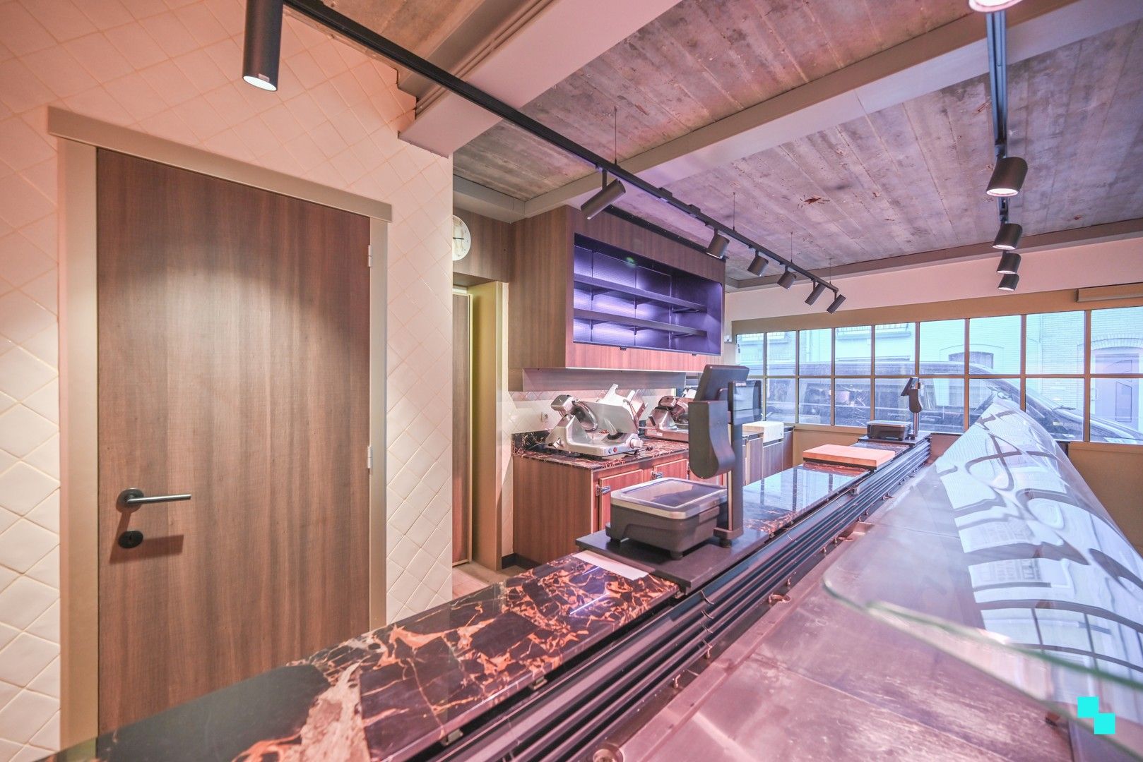 Woning met handelsruimte foto 11