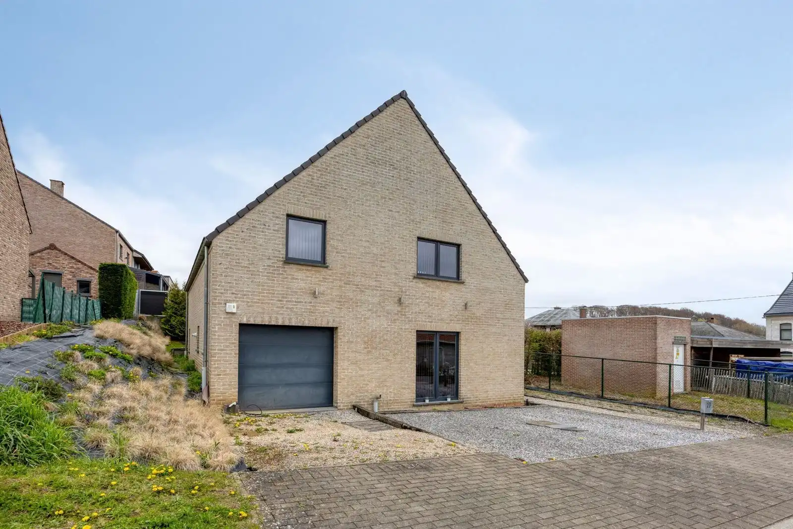 Alleenstaande woning met tuin foto 28