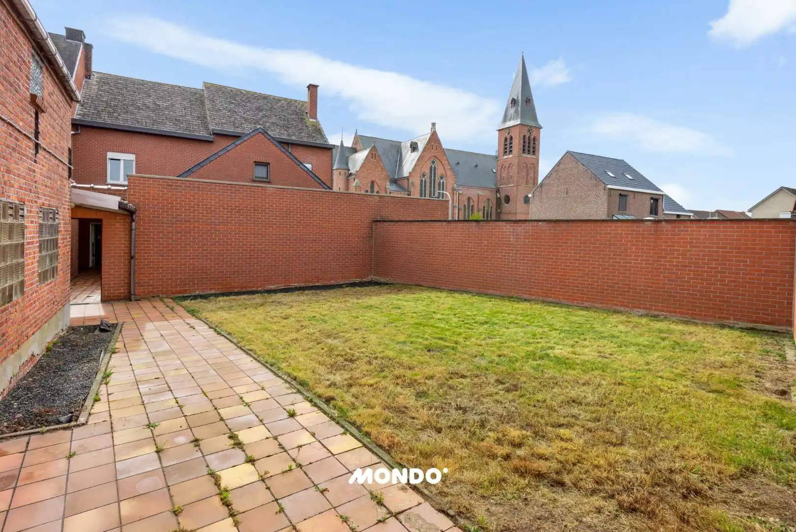 Veelzijdige rijwoning met tuin, binnenkoer en uitbouwmogelijkheden te Opwijk! foto 15