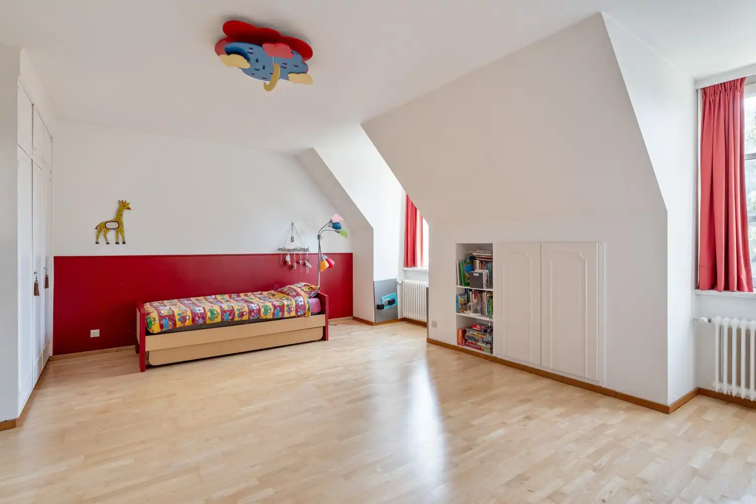 Residentieel gelegen villa met 4-5 ruime slaapkamers/bureau , 2 badkamers, 2 garages en een tuin op een perceel van 11a 71ca te Winksele gemeente Herent. foto 20