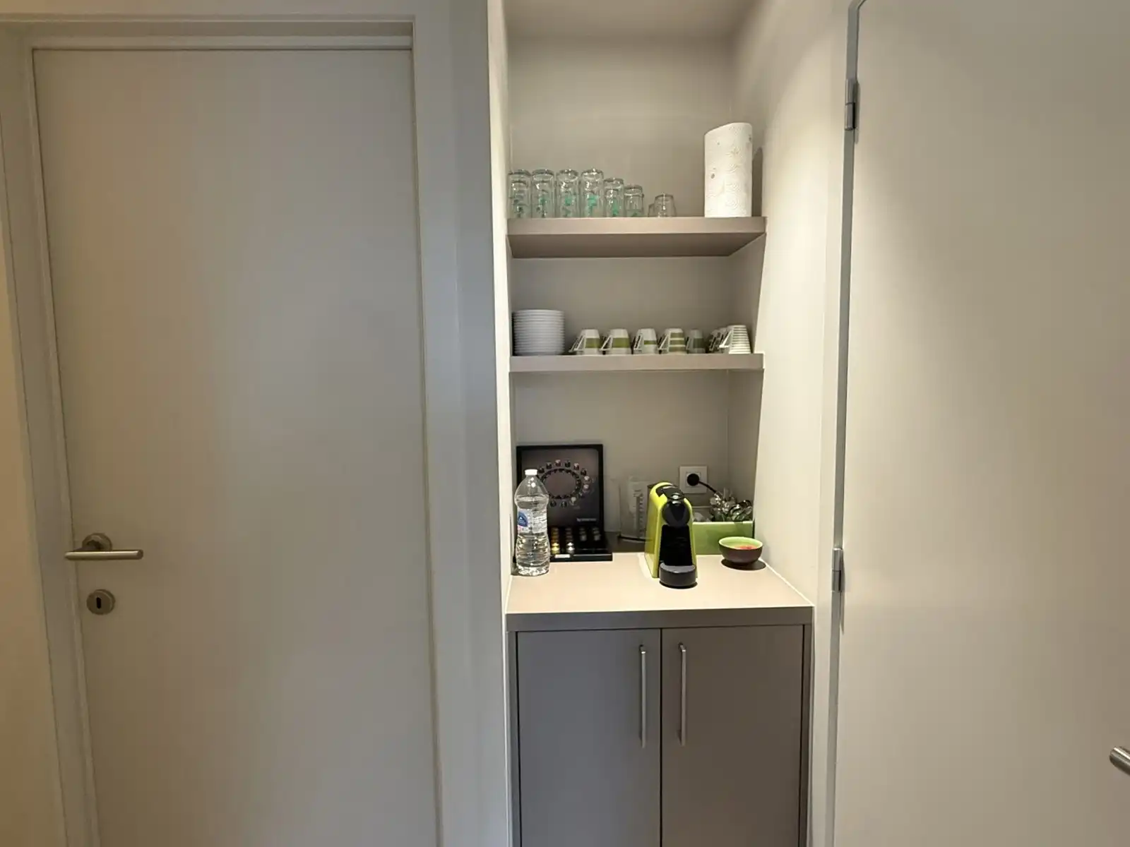  Polyvalente kantoorruimte met  garage  foto 15