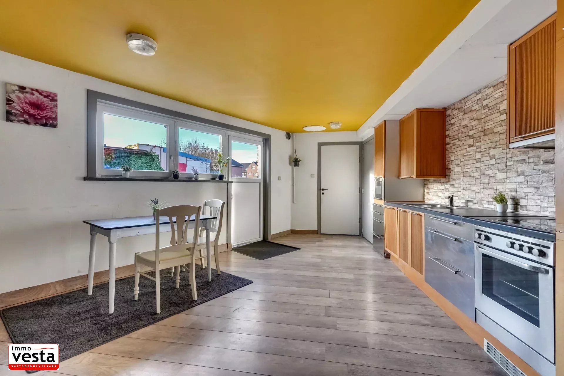 Instapklare woning aan de stadsrand van Sint-Truiden foto 5