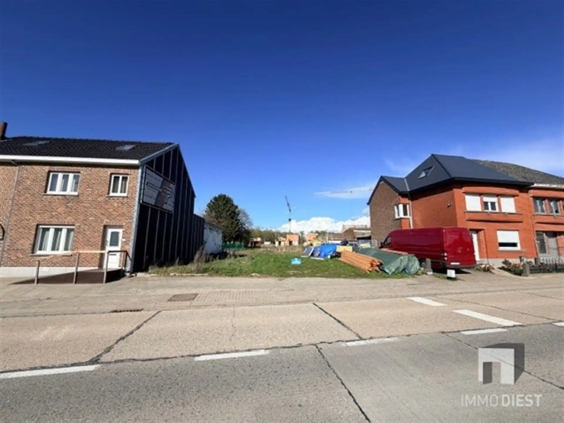 Projectgrond (12a 73ca) in hartje Kortenaken – potentieel voor 4 topappartementen  foto {{pictureIndex}}