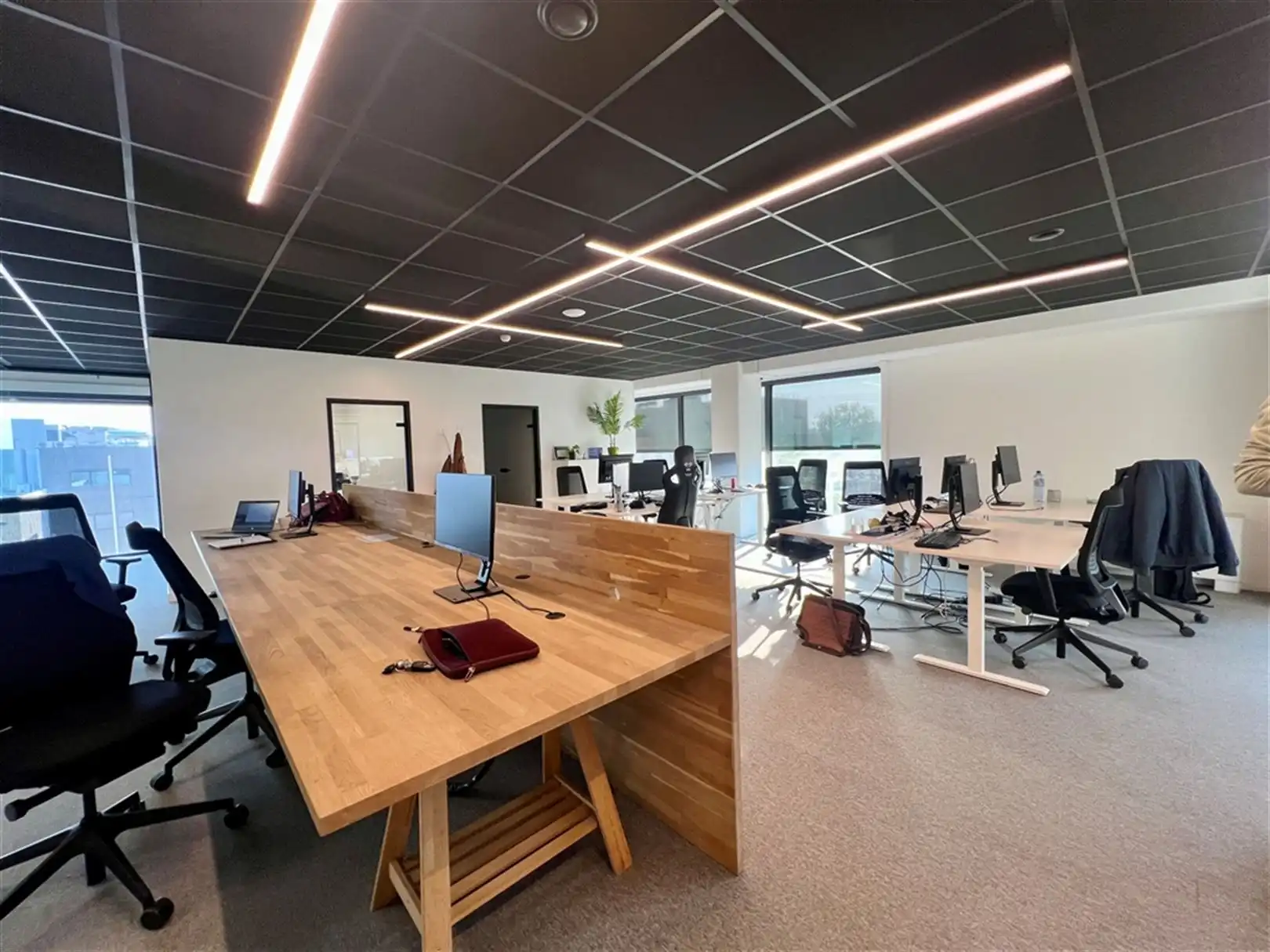 Moderne kantoren gelegen op toplocatie foto 4