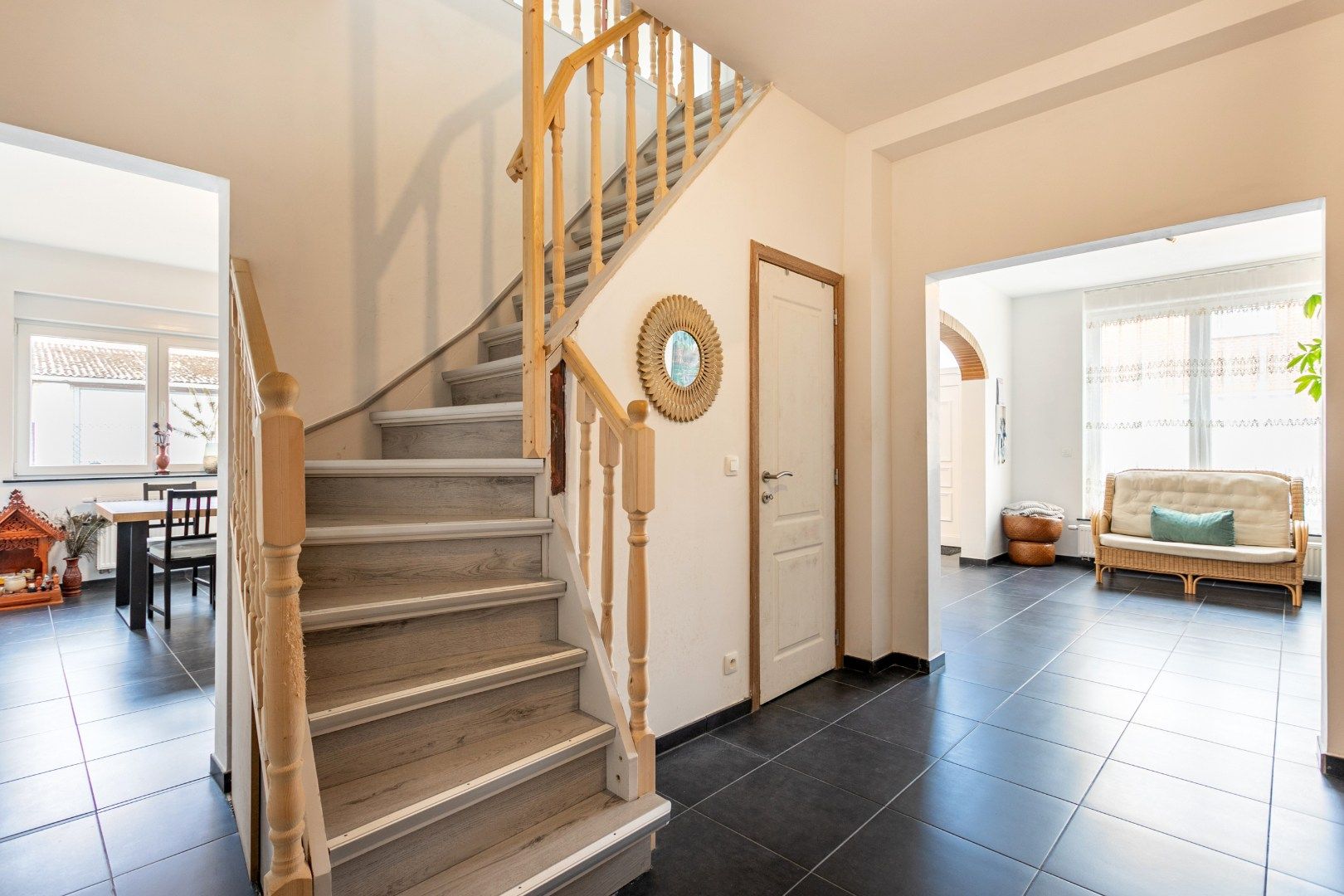 Gerenoveerde woning met 4 slaapkamers en opslagplaats foto 12