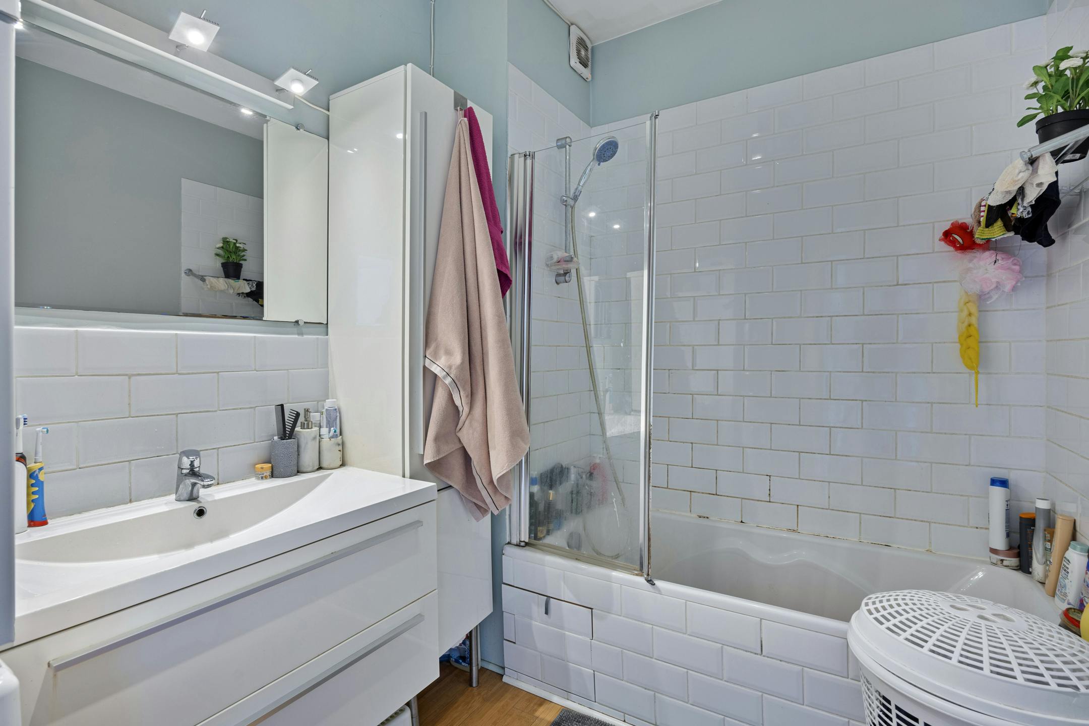 Instapklaar 2 slaapkamer appartement te koop! foto 11