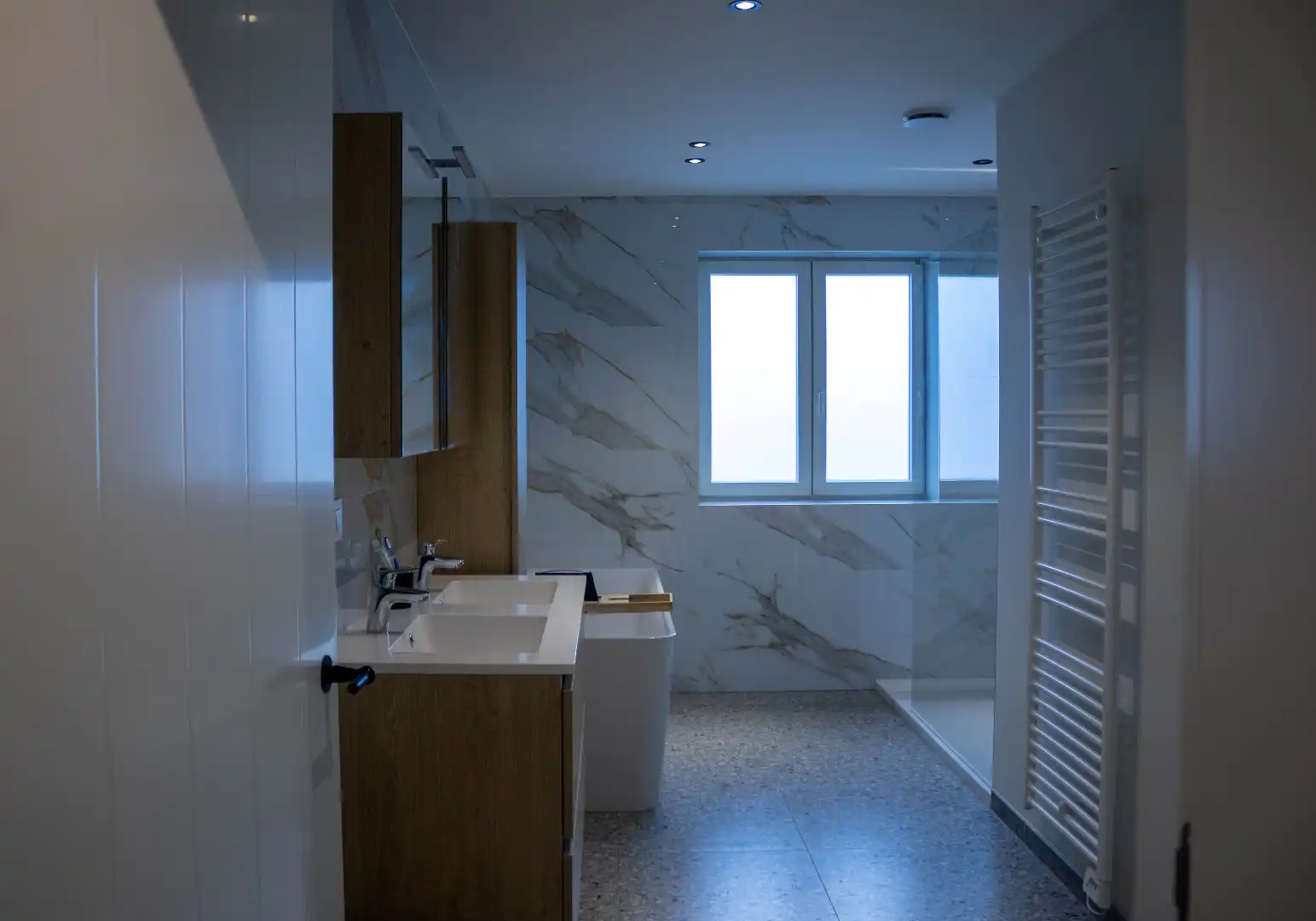 Ruime woning te Dudzele! foto 9