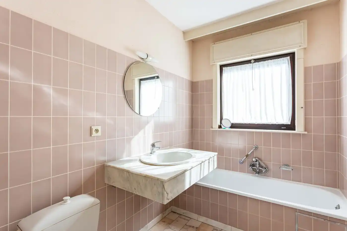 Woning gelegen in een rustige wijk te Harelbeke foto 15