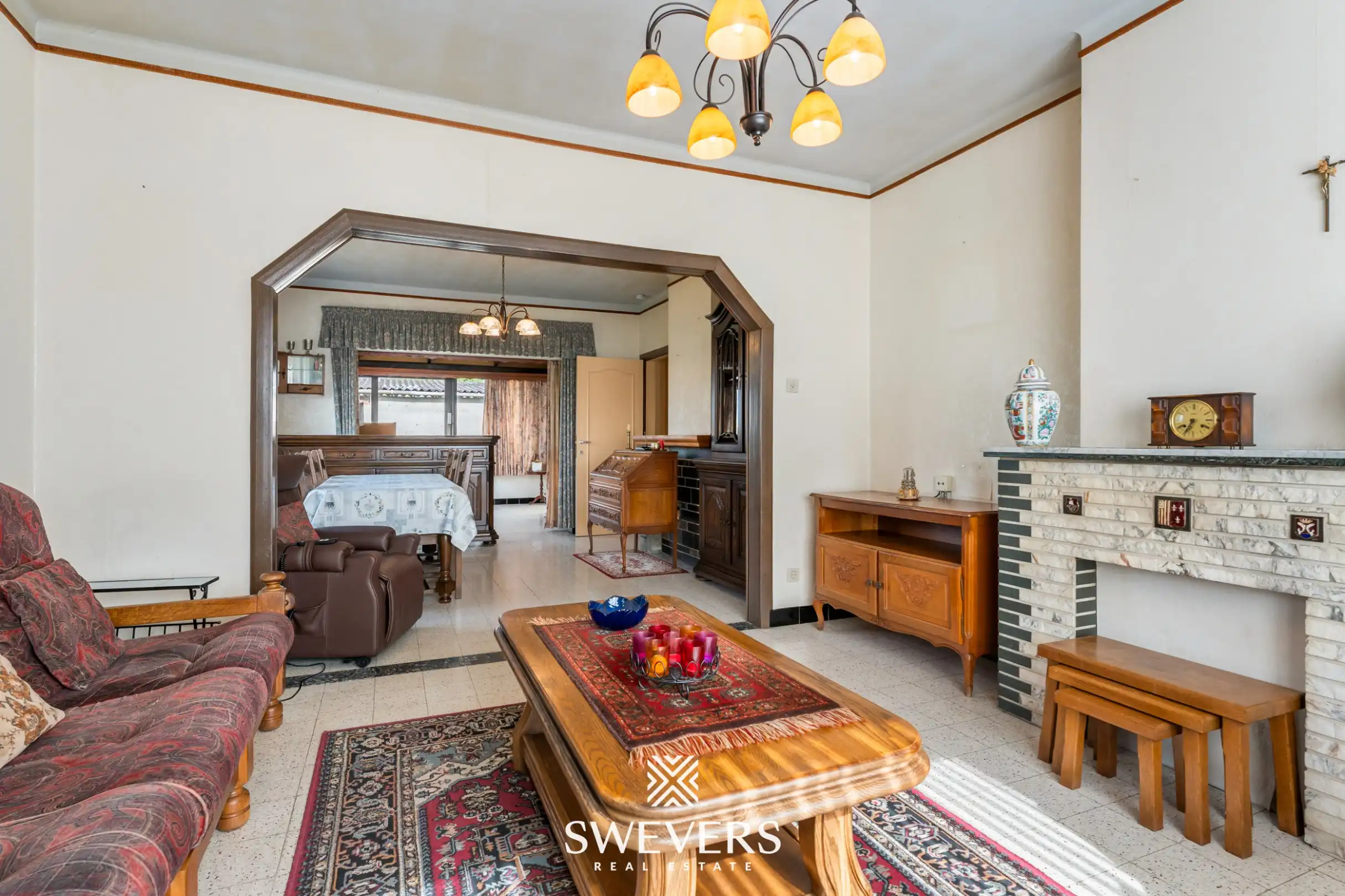 Ruime open bebouwing met 4 slaapkamers, grote garage en zonnig perceel van 15 are 28 ca foto 6
