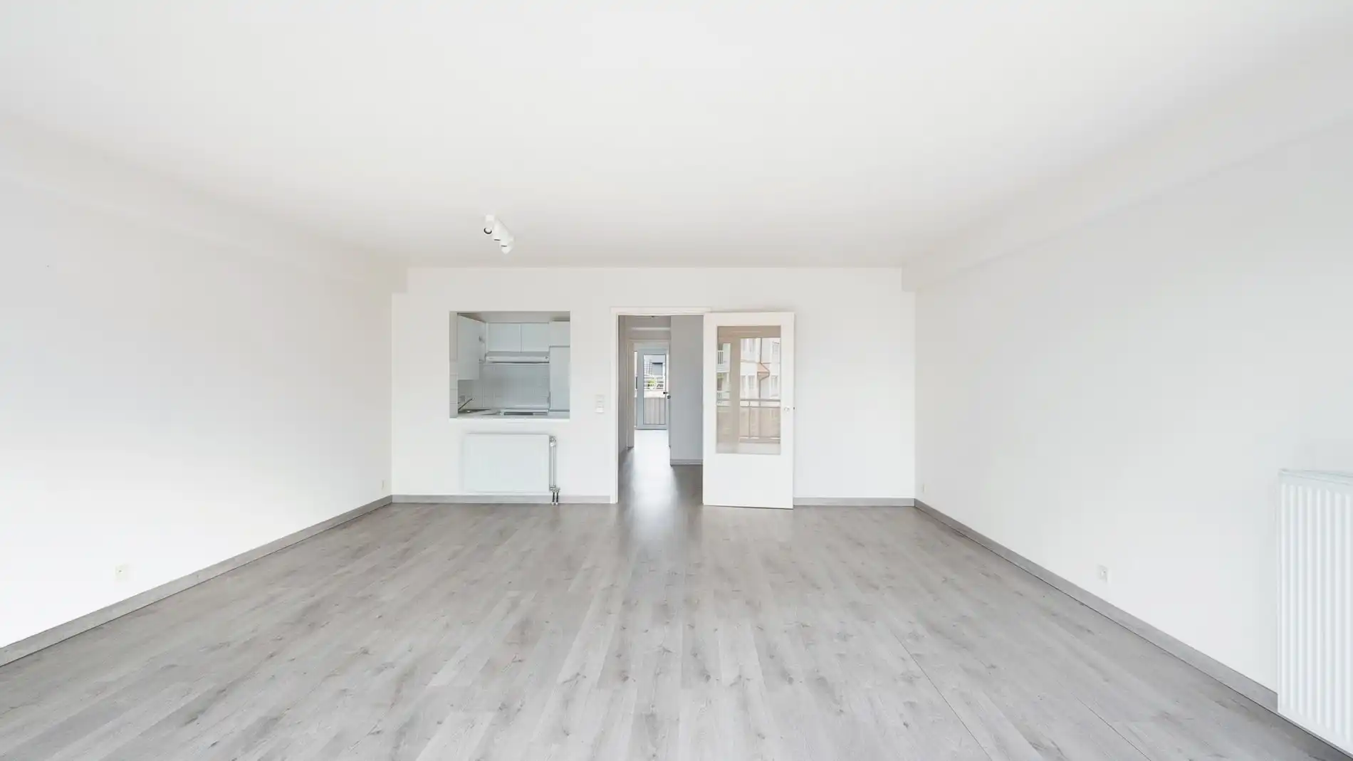 Appartement met 2 slaapkamers in de Lippenslaan te koop foto 10