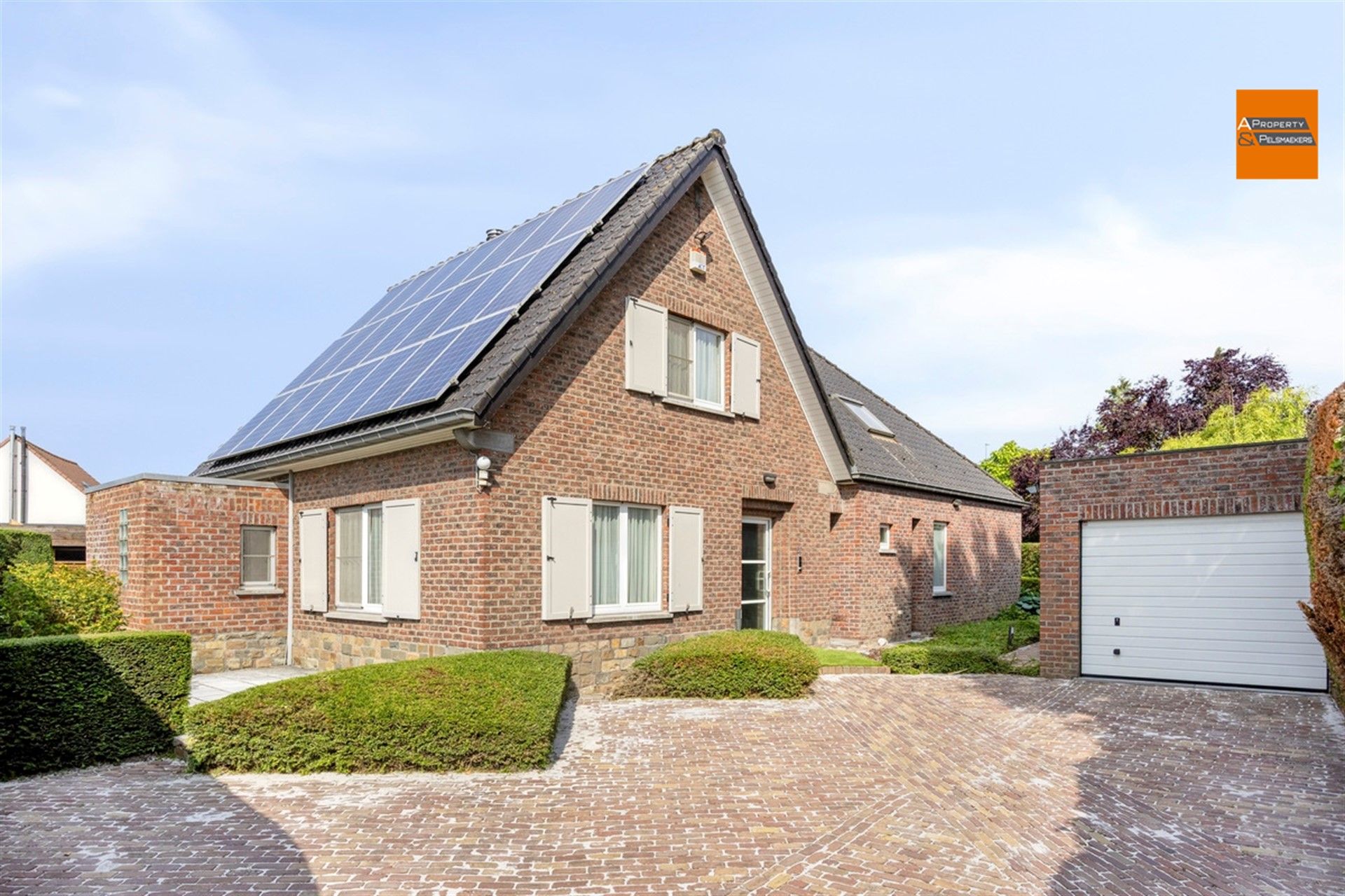 Gerenoveerde villa 3 kamers met prachtige tuin. foto 2