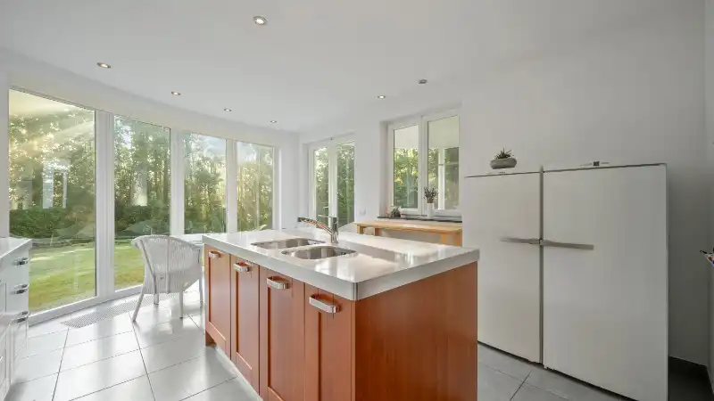 Exclusief gelegen stijlvolle villa op 24 are palende aan natuurgebied foto 7