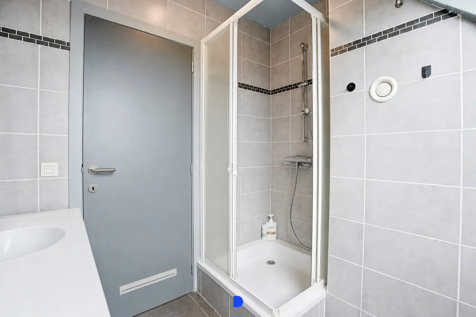 Zeer ruim dakappartement met leuke indeling foto 18