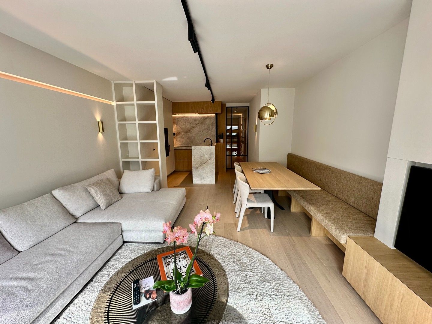 Luxueus appartement met zijdelings zeezicht, gelegen tussen de Kustlaan en de Dumortierlaan. foto 5