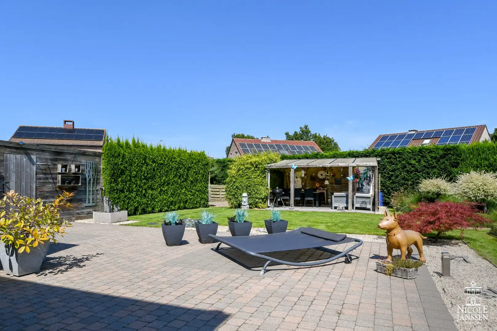 Instapklare gezinswoning met drie slaapkamers en verzorgde tuin! foto 23