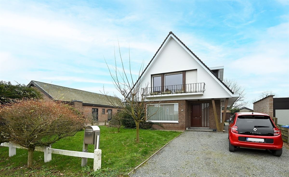 Open bebouwing op prachtig perceel foto {{pictureIndex}}