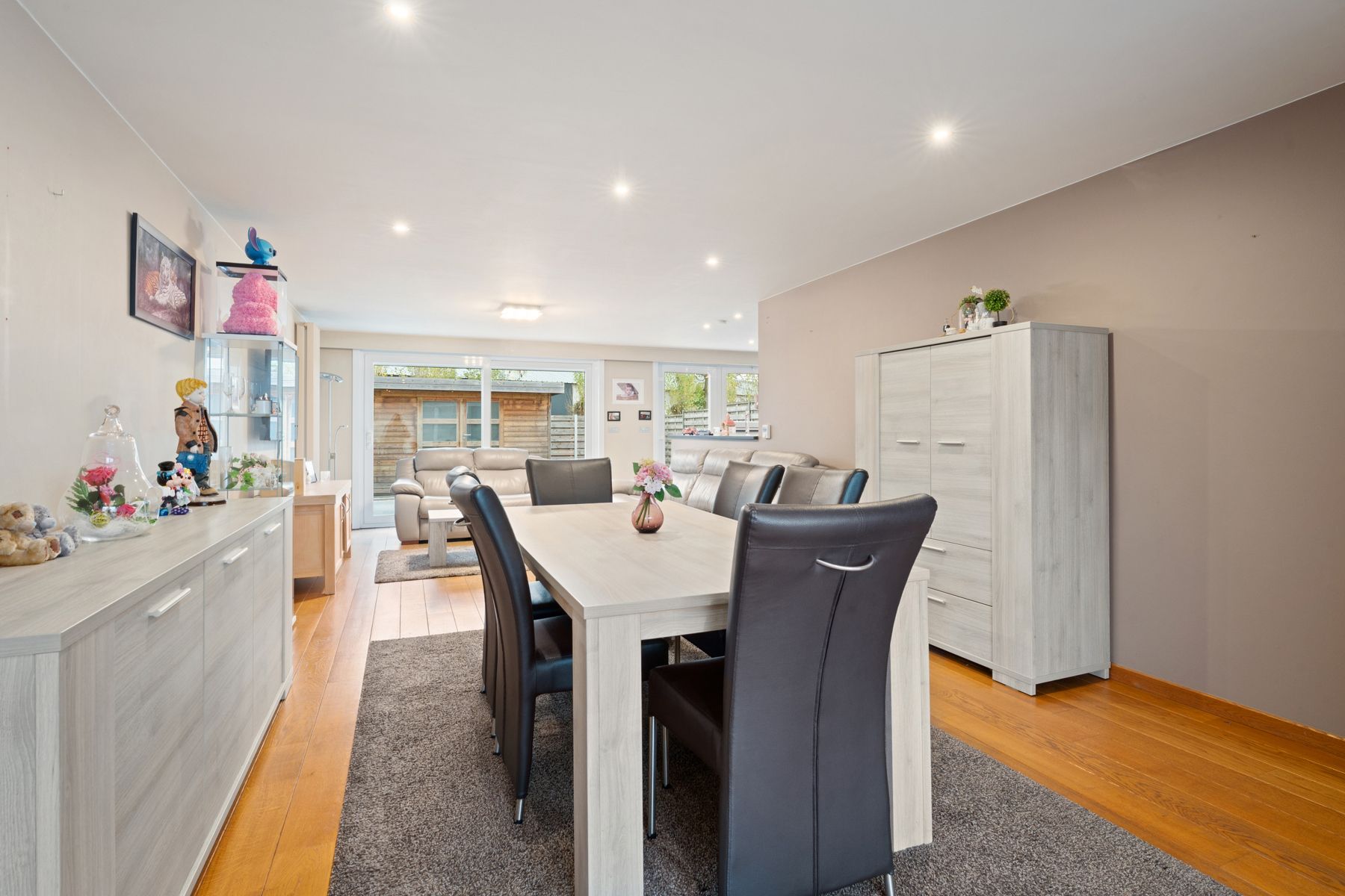 Rustig en centraal gelegen instapklare woning met garage. foto 6